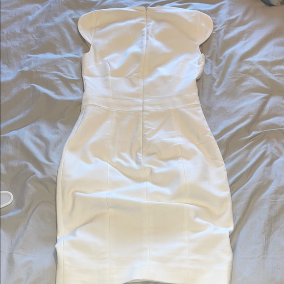 Elegant White Dress - Picture 4 of 4